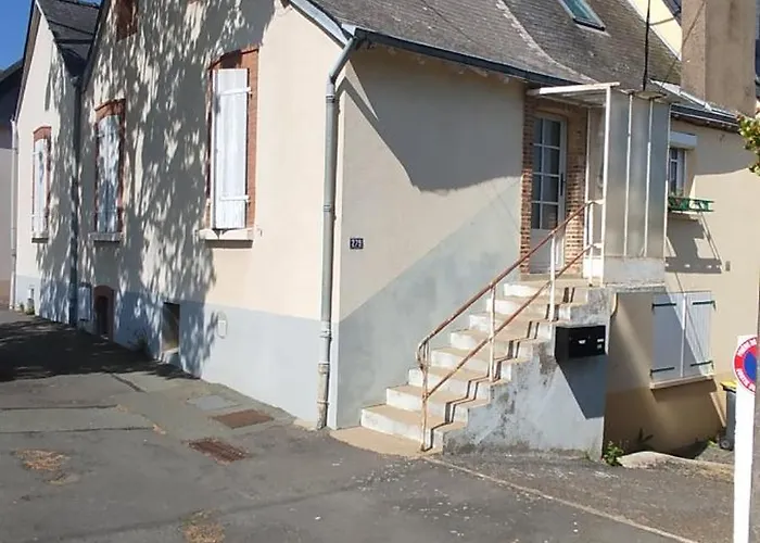 Chez Mathilde, Sur *